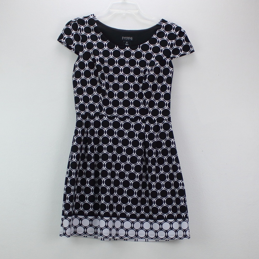 Enfocus black & white print size 6